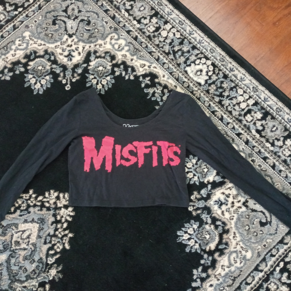 Long sleeve Misfits crop top